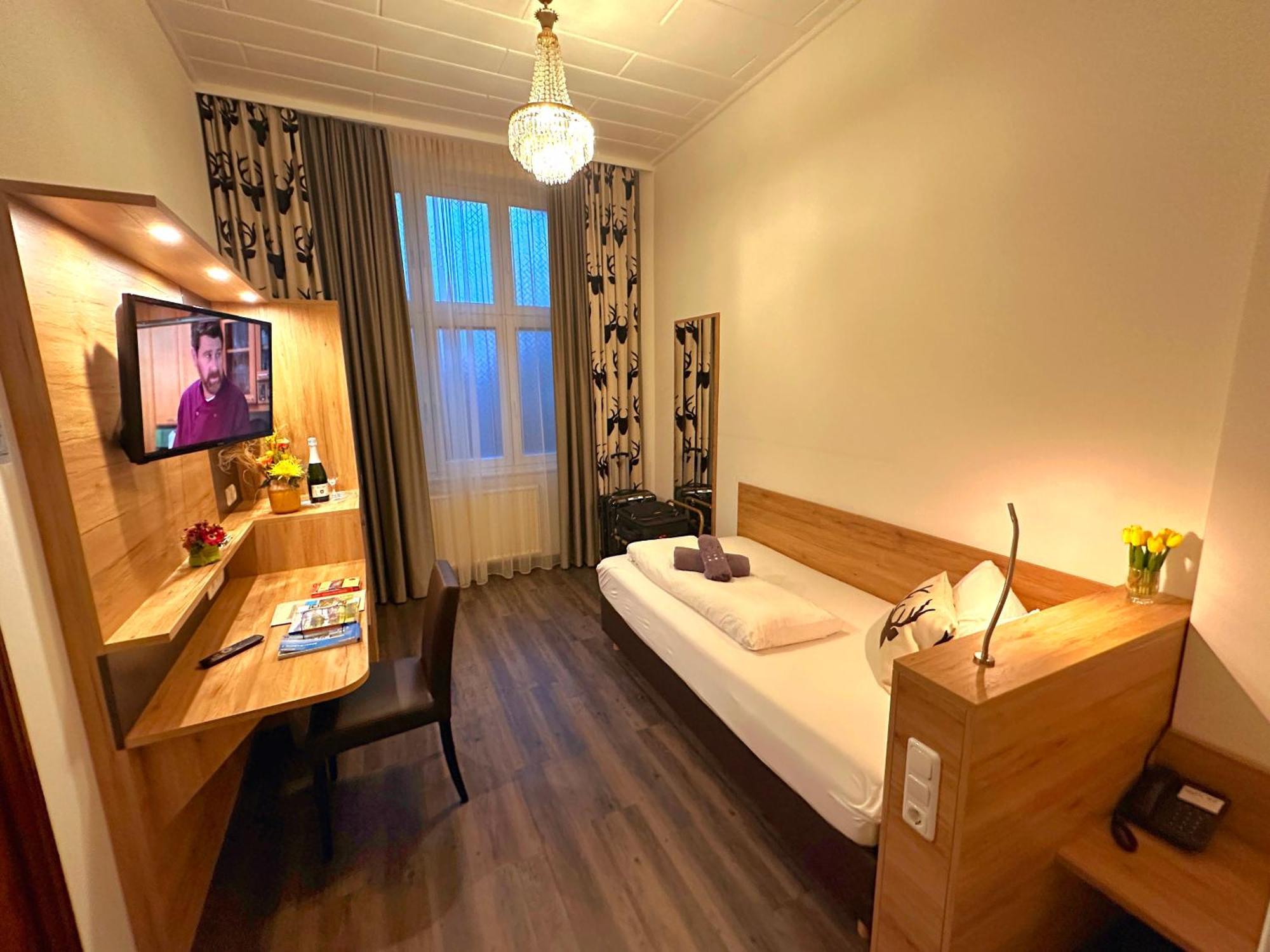 Hotel Am Markt Бахарах Екстериор снимка